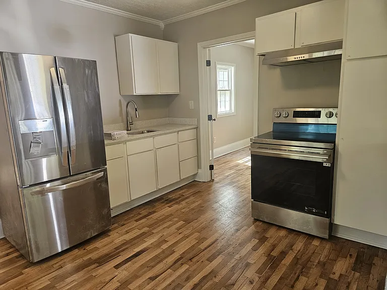 347 State St — Photo 17