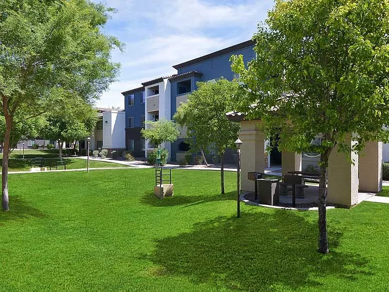Bella Mirage — Photo 21