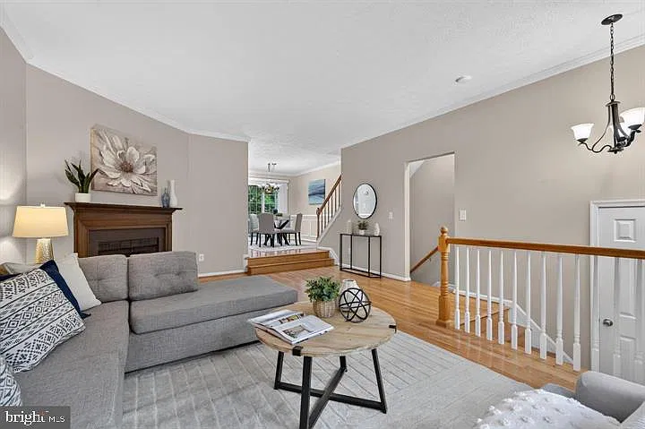 4 bed, 3.5 bath, 2052 sqft, $3,200 — Photo 4