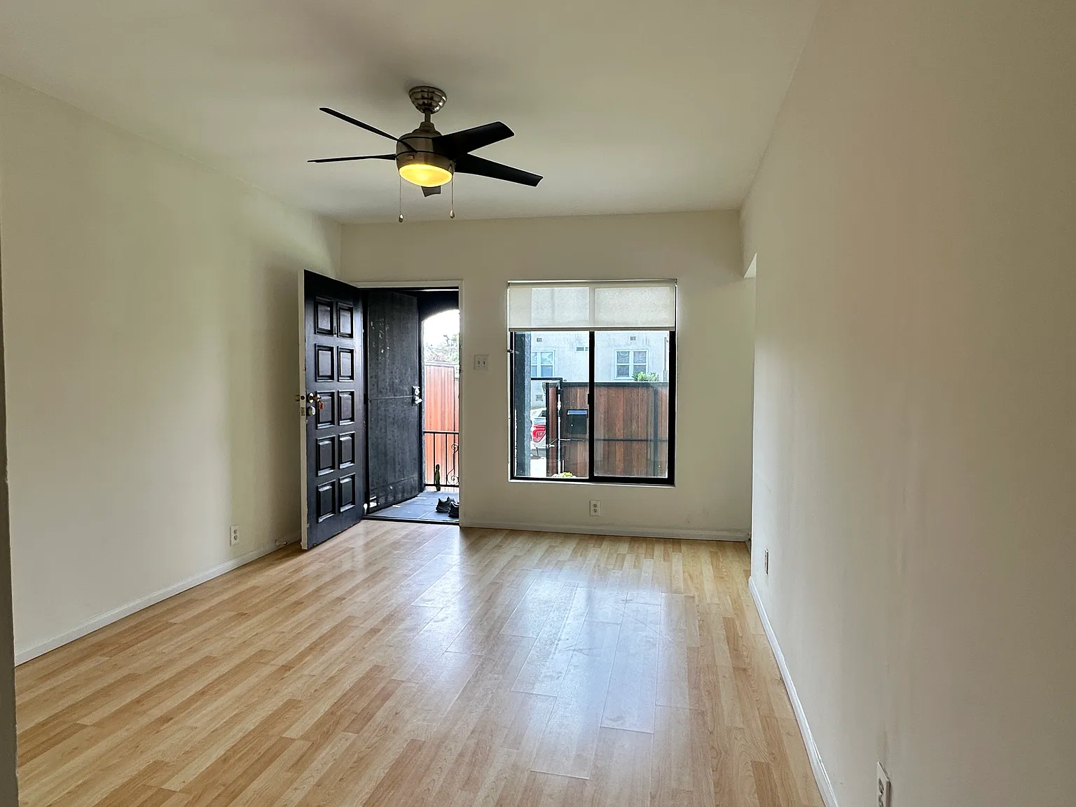 250 4th ave — Photo 3