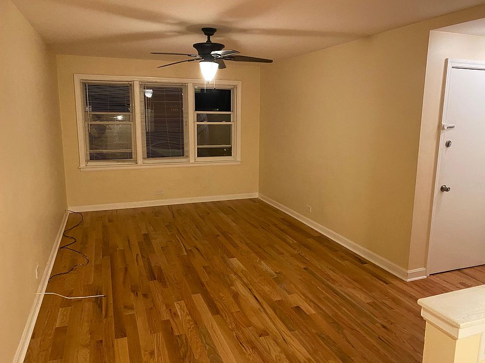 1st image of 2821 W Farragut Ave APT 1W