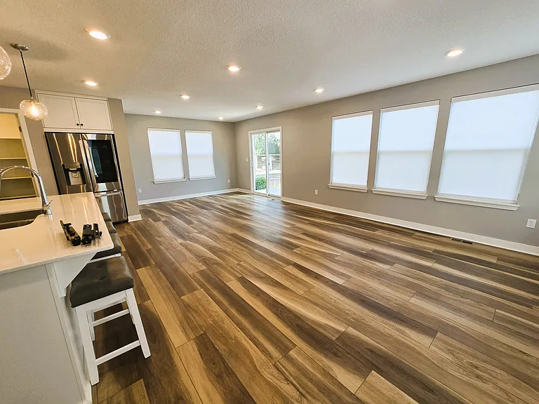 18025 Hauser St — Photo 4