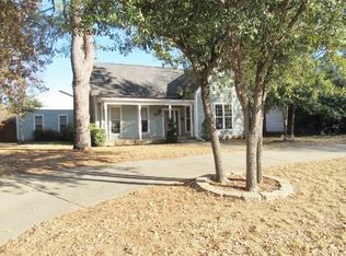 827 Elm St, Graham, TX 76450