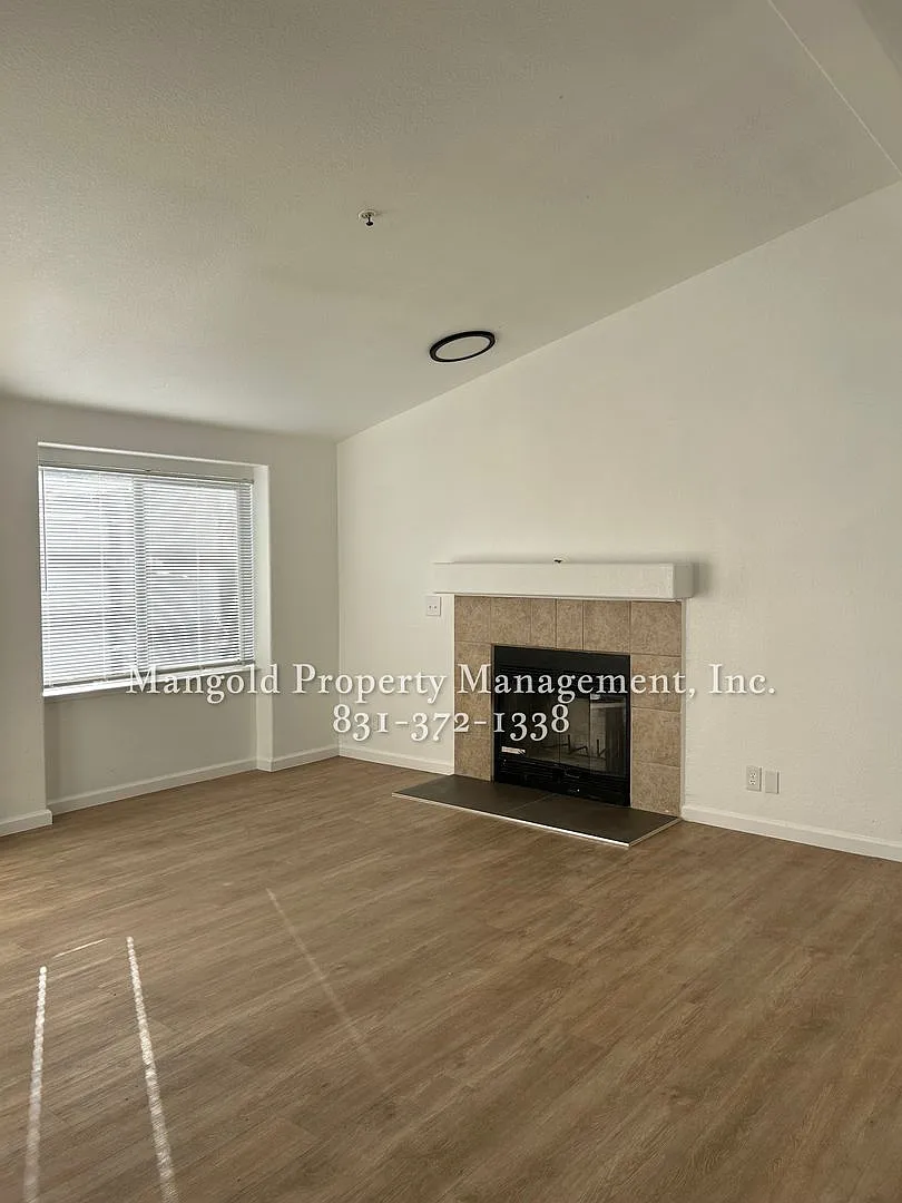 Building Photo - 15665 Jennifer Ct