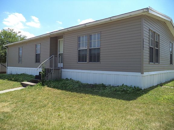 4th image of 2364 Douglas Dr