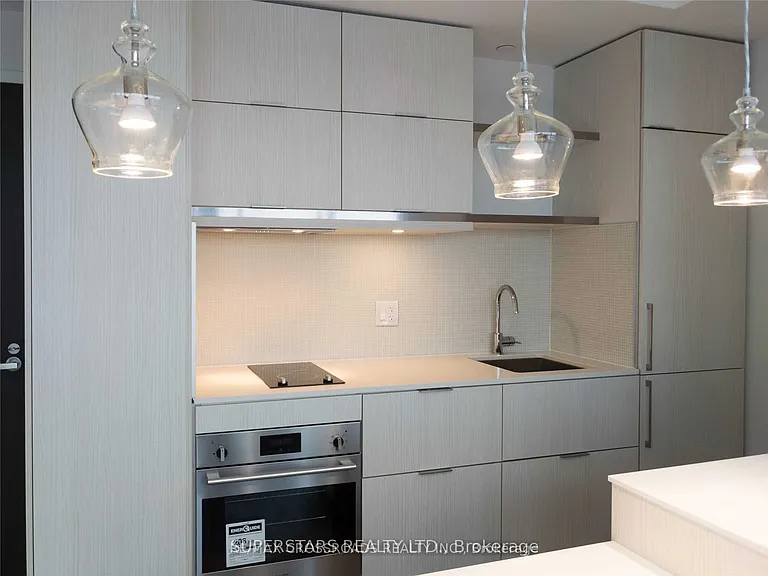 197 Yonge St #5413 — Photo 4