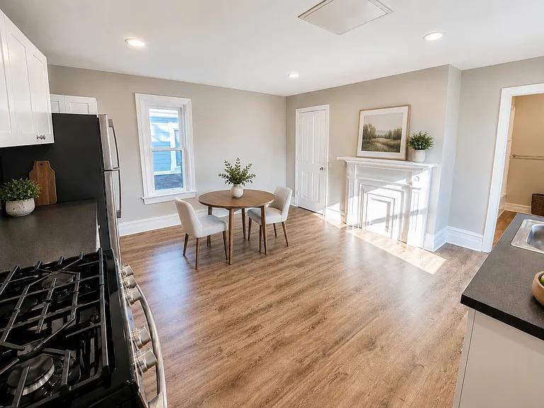 517 E Railroad Ave #2 — Photo 4