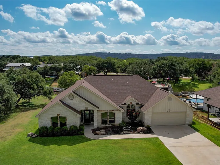 Lazy Oaks Ln — Photo 52