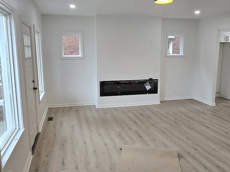2295 Blaine St — Photo 12