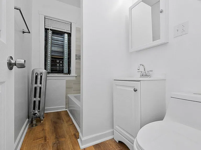 7556-58 S. Calumet Ave. / 320-28 E 76th St. — Photo 22