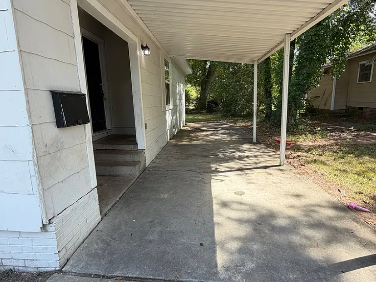 609 Belvedere Rd — Photo 3