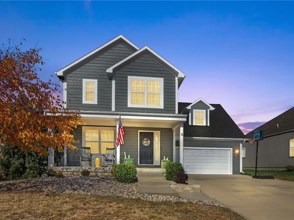 8 Westwood Cir, Ottawa, KS 66067