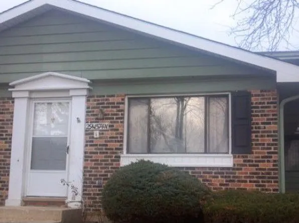 29W574 Winchester Cir N Unit 2, Warrenville, IL 60555