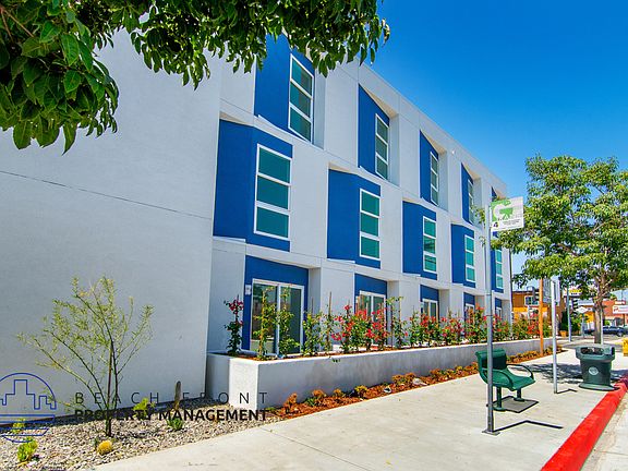 3rd image of 13919 S Normandie Ave #302