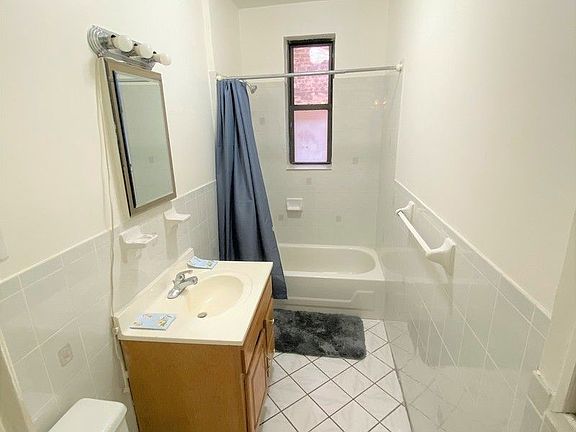 3rd image of 2559 41st St APT 4A