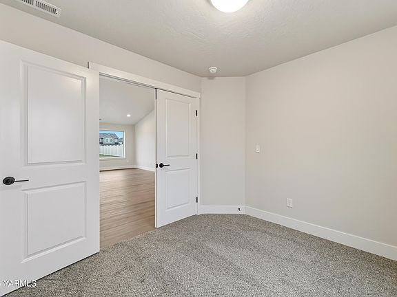 4th image of 401 Glenwood Ave Lot 315