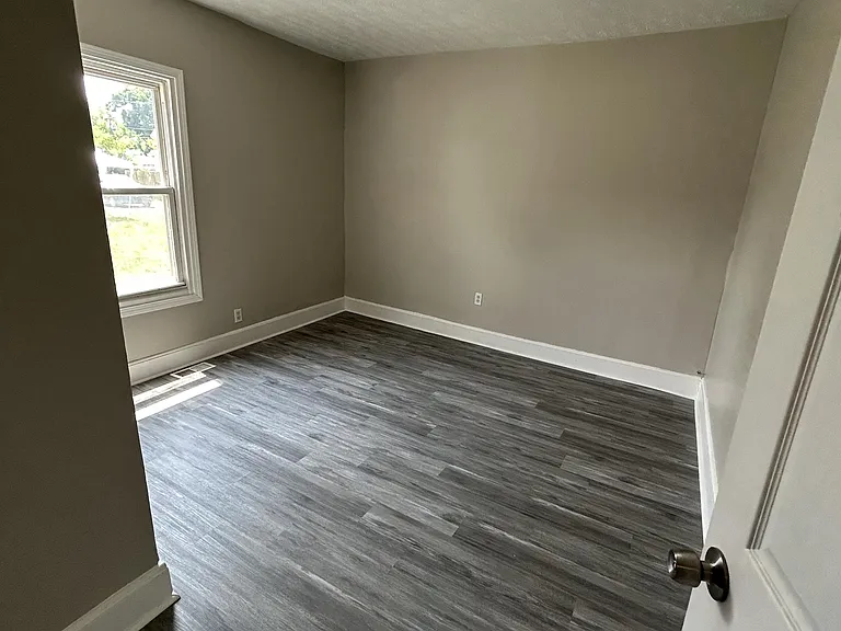 3204 West 73rd Street - Downstairs — Photo 13