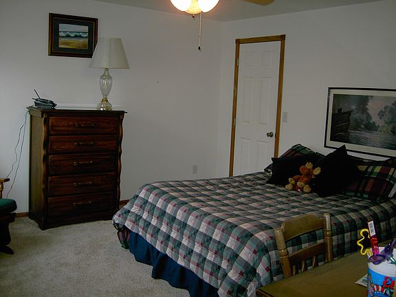 5th image of 815 Clairmont Cir