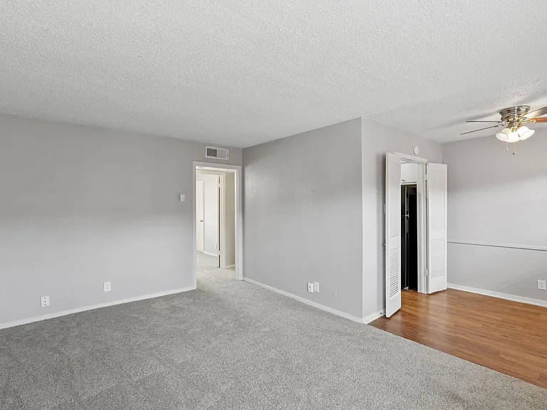 Whisperwind Apartments — Photo 39