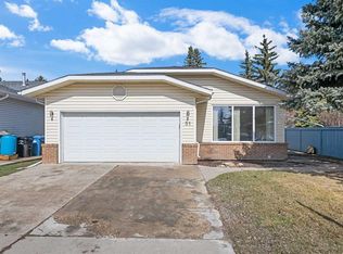 51 SE Woodmont Rd SW, Calgary, AB T2W 4L6