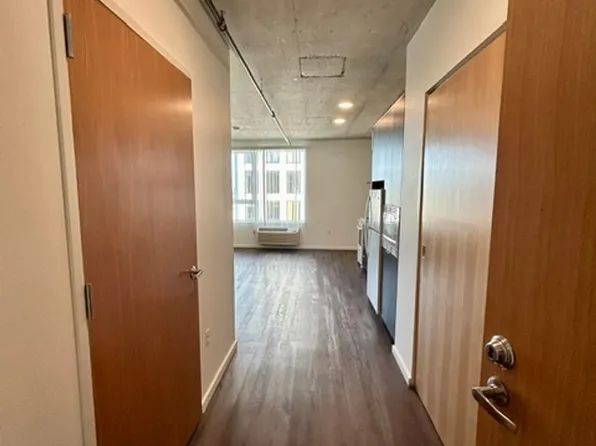 Louisa Flowers apartments