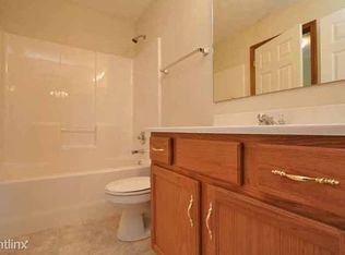 2761 Stonebridge Ct, Maryville, IL 62062