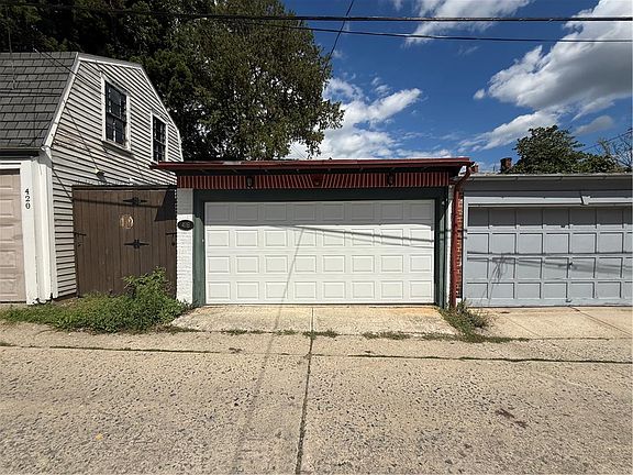 2nd image of 418 N 8th St
