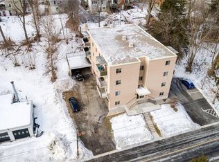 49 Park Ave #402, Halton Hills, ON L7G3H9