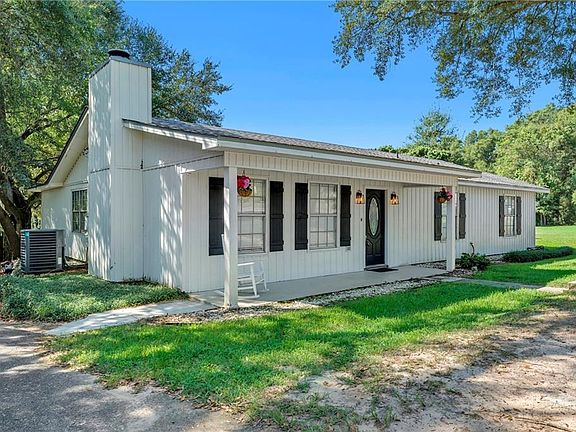 3rd image of 7423 Christine Cir S