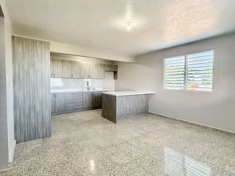 4 bed, 2.0 bath, 1885 sqft, $1,500 — Photo 3