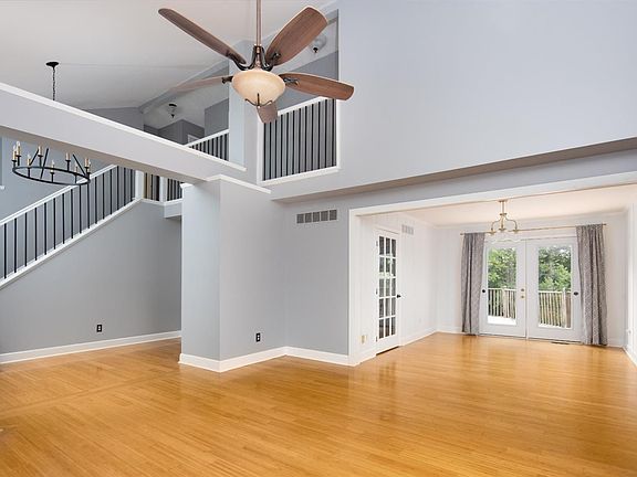 2nd image of 4321 Penshurst Sq