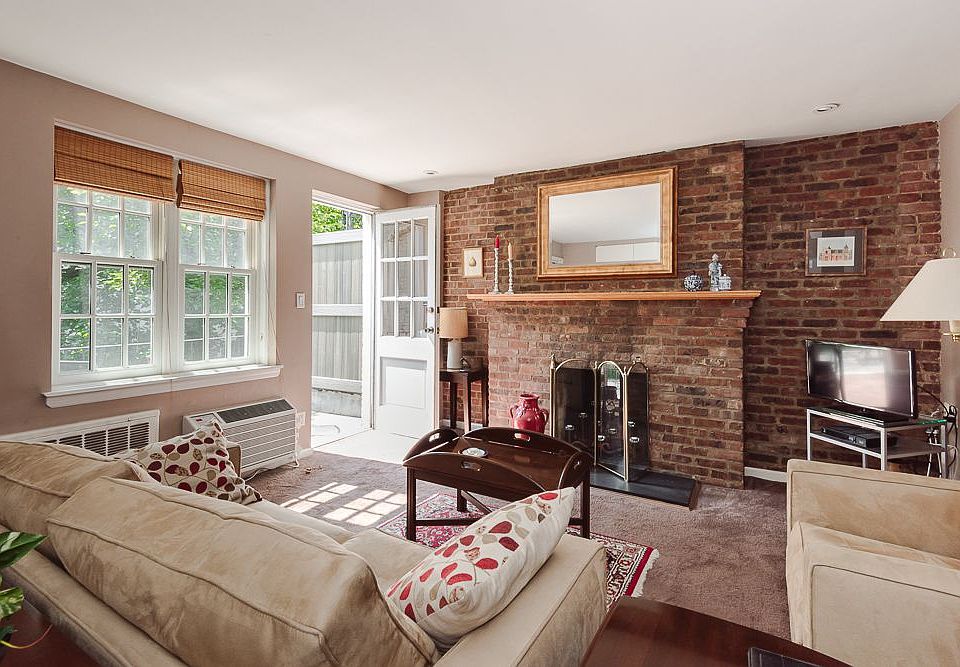 1st image of 152 W 77th St APT 4