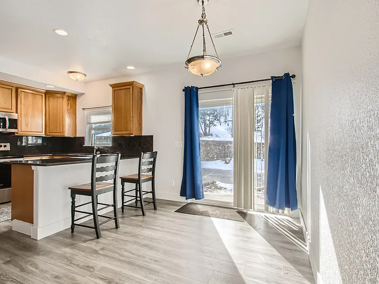 799 Martin Dr — Photo 12
