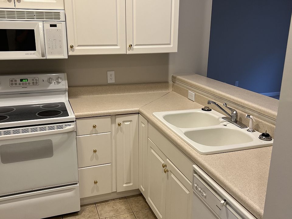 1st image of 200-500 Holly Pines Dr #10