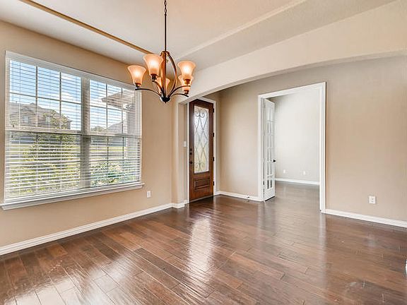 3rd image of 369 Ash Brook Ln