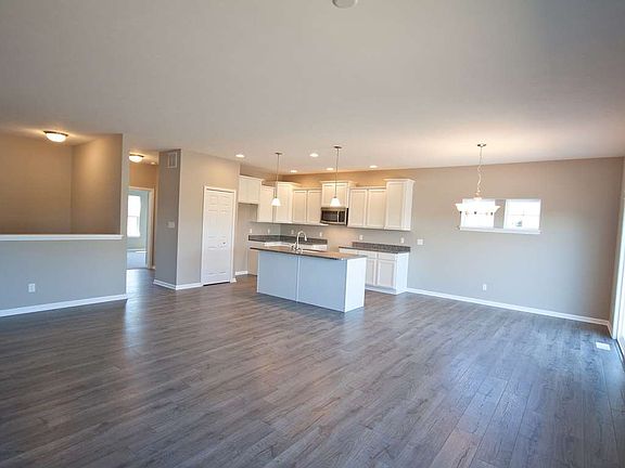 Eat at island and pantry