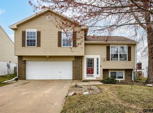 2709 Mesa St, Bellevue, NE 68123