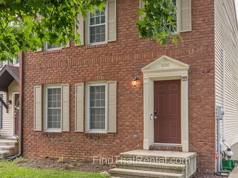 1030 Northfield Dr — Photo 3