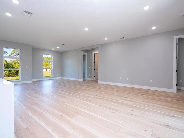 15 Ramblewood St — Photo 28