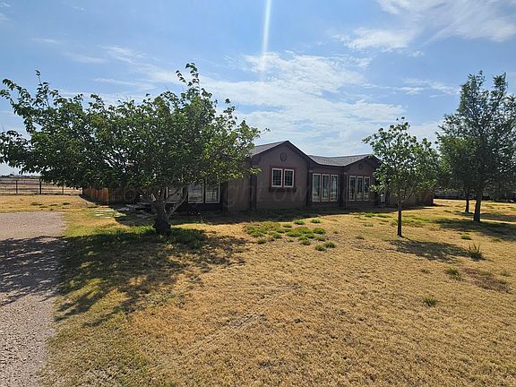 2nd image of 20251 Raintree Ln