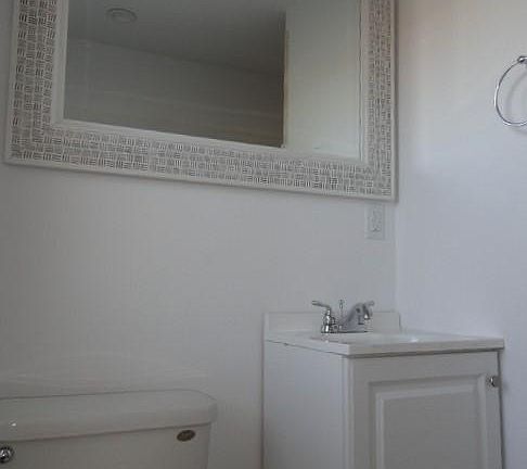 3rd image of 538 Main St #2