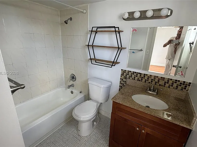 17021 N Bay Rd #914 — Photo 8