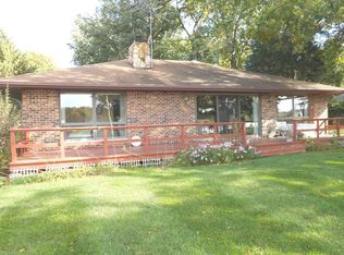 1297 Holiday Dr, Sandwich, IL 60548