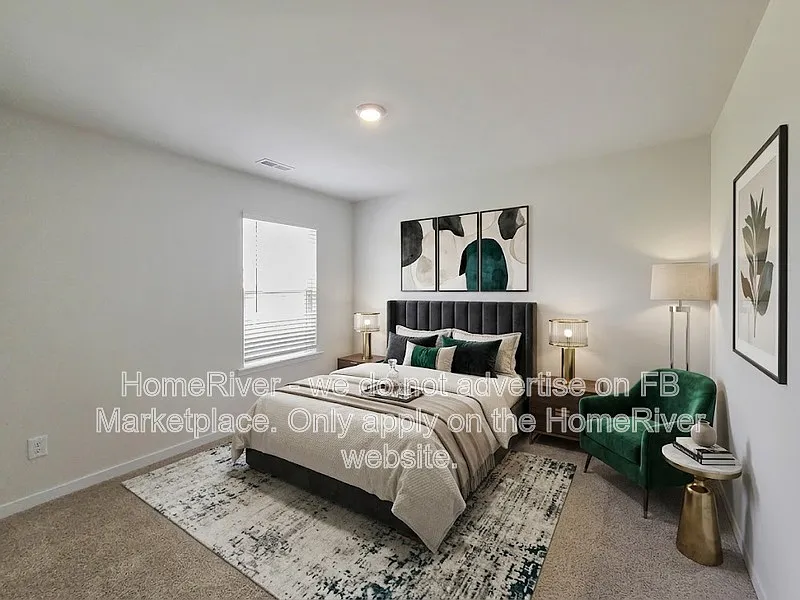 5 bed, 3.0 bath, 2368 sqft, $2,435 — Photo 4