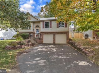 7704 Ivy Oak Dr, Gaithersburg, MD 20877