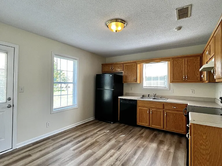 1118 Keith Ave — Photo 11