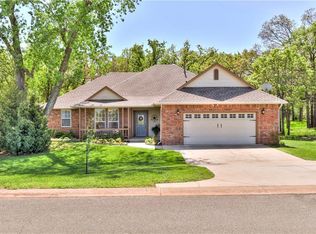 952 Hidden Oaks Way, Guthrie, OK 73044