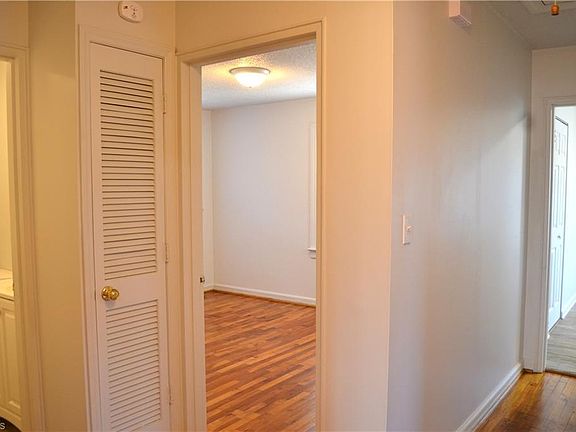 5th image of 1307 Bogart St
