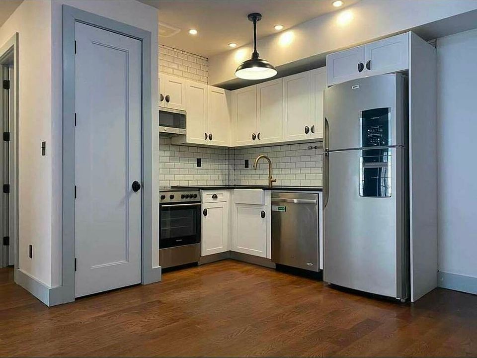 1st image of 19 Brooklyn Ave #2E