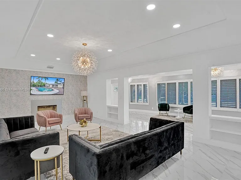 725 Harrison St — Photo 18